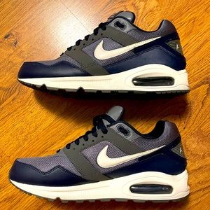 Nike Blue Airmax -Like New - Size 10